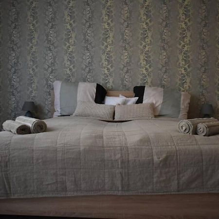 Kenyelmes Lakas Jo Helyen Apartamento Budapeste Exterior foto