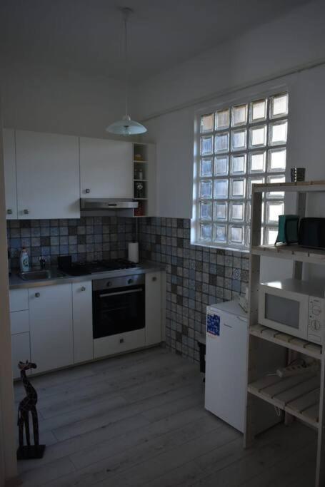 Kenyelmes Lakas Jo Helyen Apartamento Budapeste Exterior foto