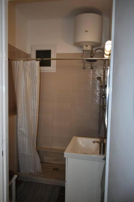 Kenyelmes Lakas Jo Helyen Apartamento Budapeste Exterior foto