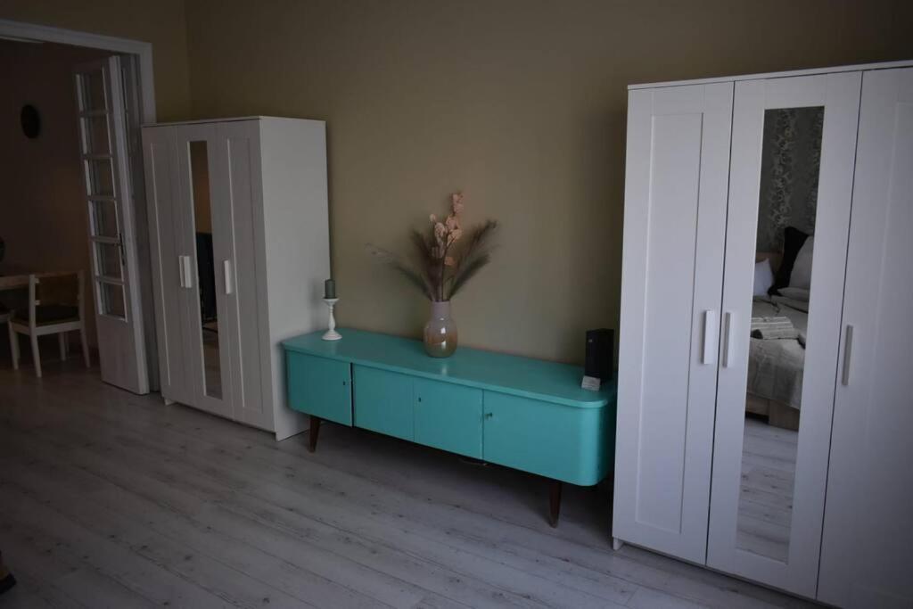 Kenyelmes Lakas Jo Helyen Apartamento Budapeste Exterior foto